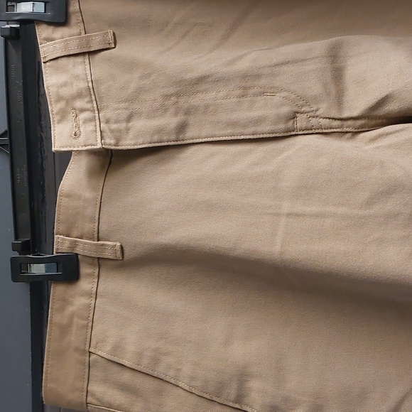 Volcom Shorts  Sz 36 NWOT    BUTTON MISSING - Picture 3 of 12